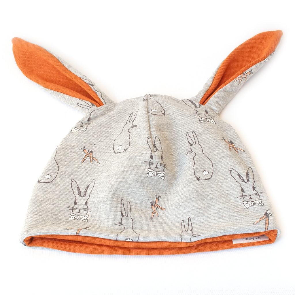 Beanie with bunny ears with orange lining