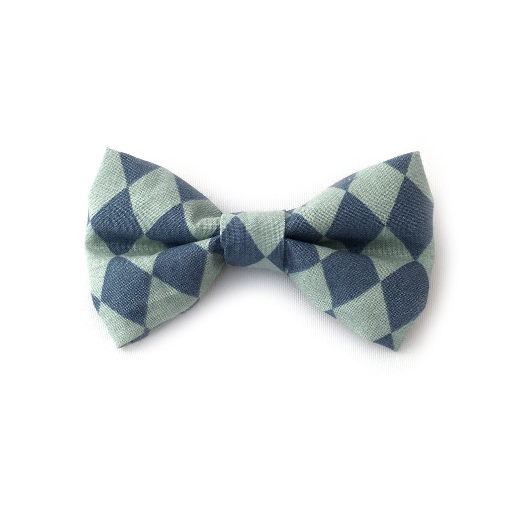 Bows bowtie in Harlequin Blue